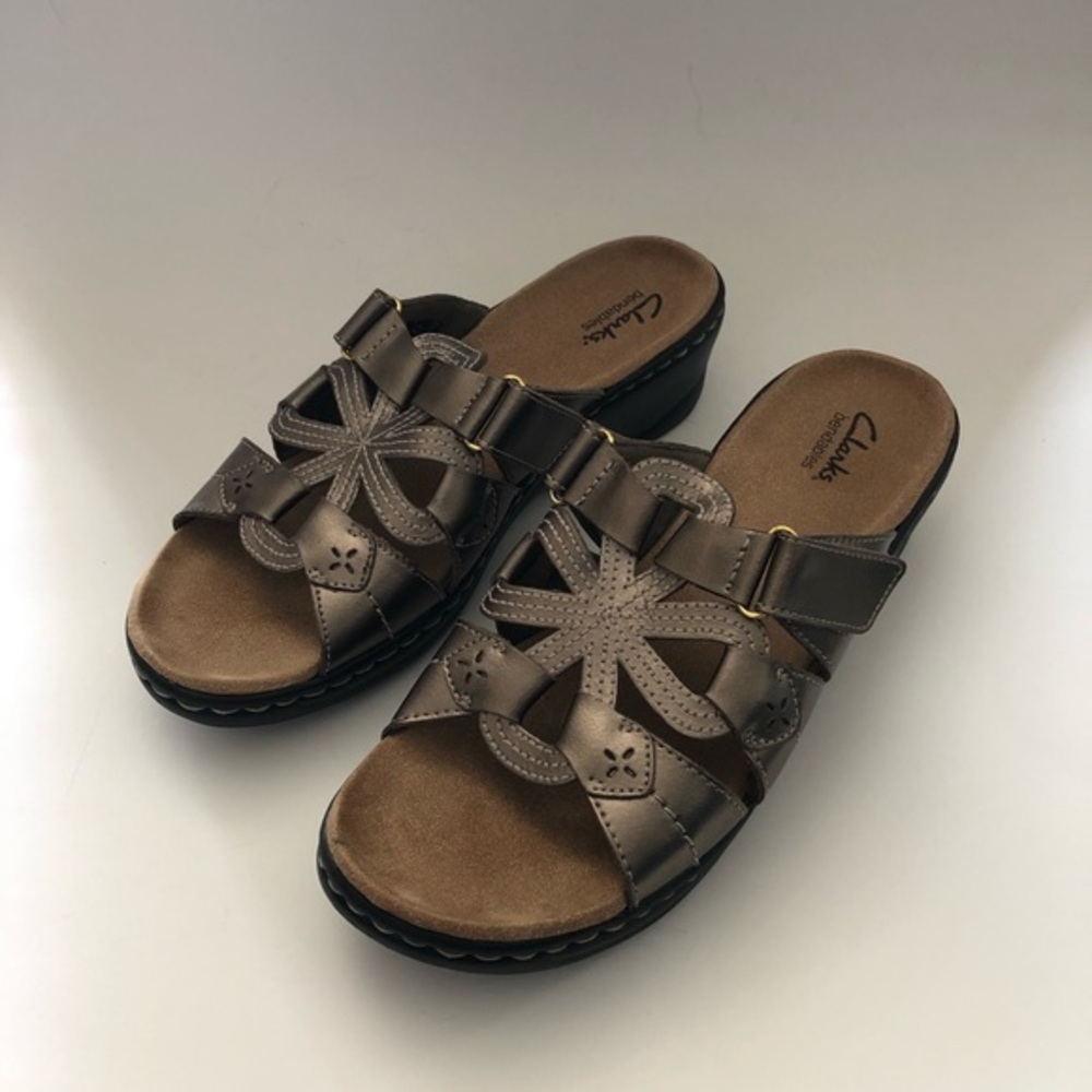 Clarks Bendables Shoes Sandal’s Women’s Size 10M Brown Slip‎ On Open Toe - Picture 2 of 8